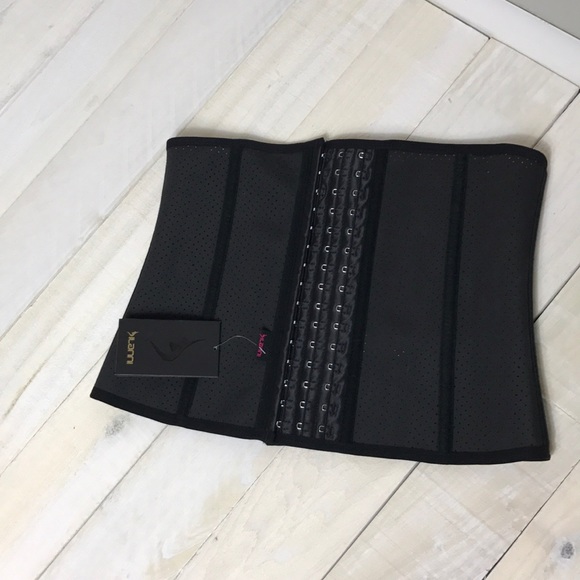 ilani Other - New Waist Trainer Size Large